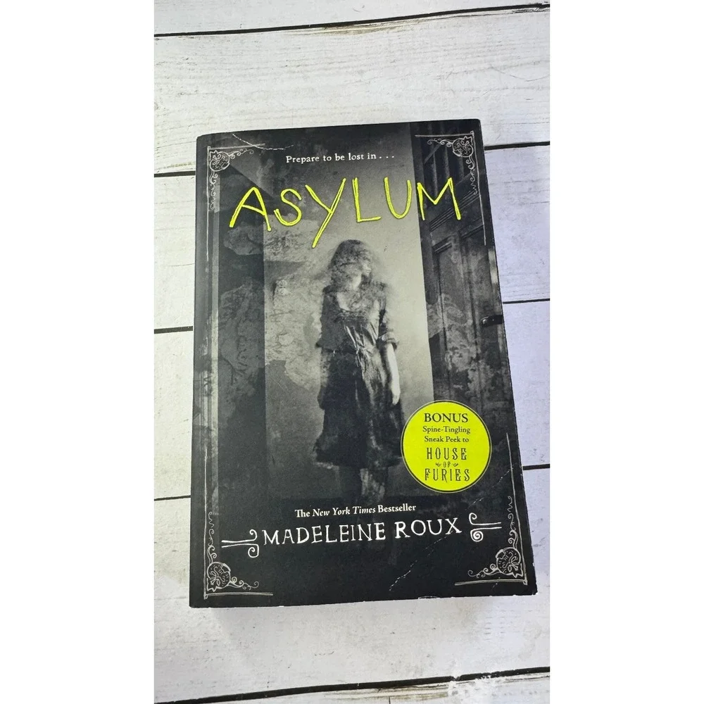 Asylum Series Books 1-3 Madeleine Roux 2014-2016 Horror Thriller HarperCollins